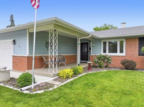 801 Delphia Avenue Elk Grove Village IL 60007