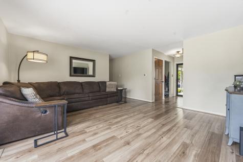 801 Delphia Avenue Elk Grove Village IL 60007
