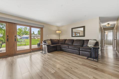 801 Delphia Avenue Elk Grove Village IL 60007