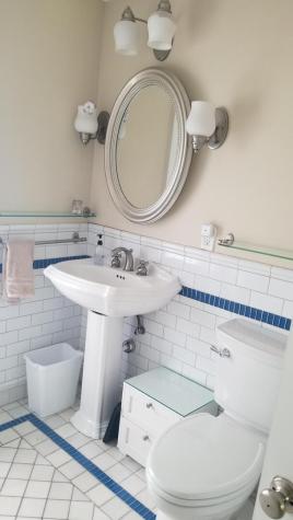 2536 Old Glenview Road Wilmette IL 60091