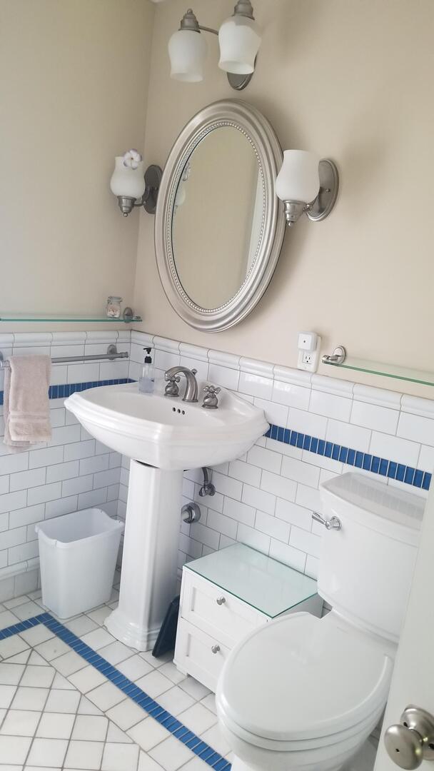 2536 Old Glenview Road Wilmette IL 60091