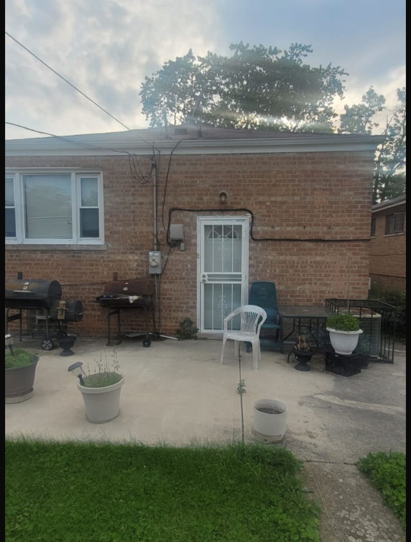 9117 South Wallace Street Chicago IL 60620