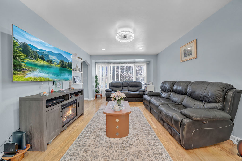 3615 West 70th Place Chicago IL 60629