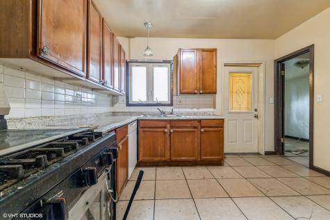 10052 South Lafayette Avenue Chicago IL 60628