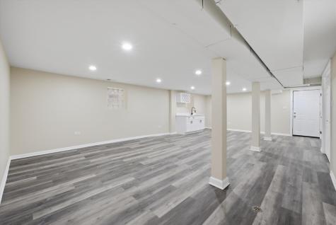 8044 South May Street Chicago IL 60620