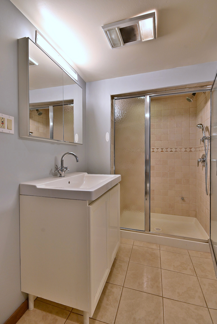 3952 North Oleander Avenue Chicago IL 60634