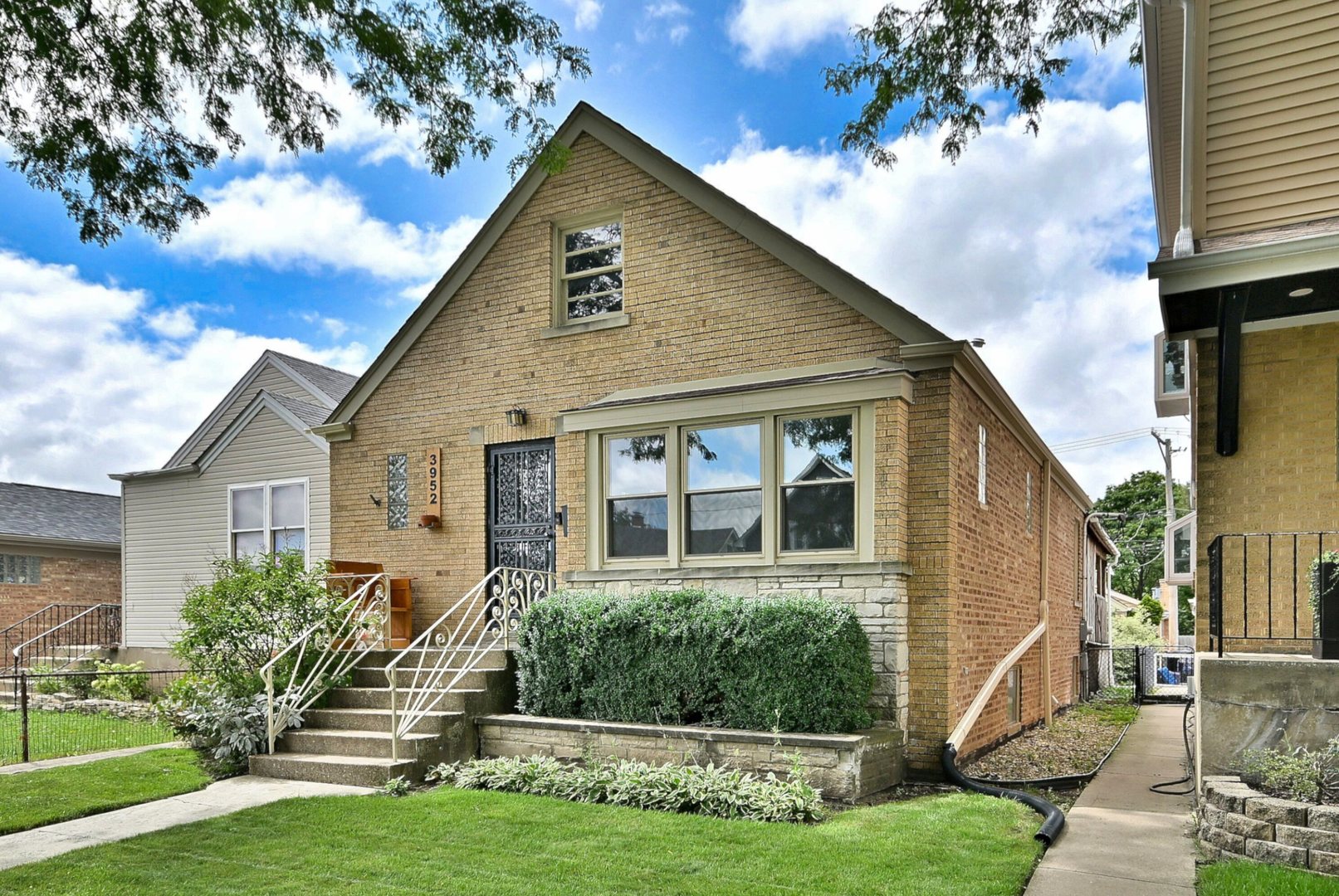 3952 North Oleander Avenue Chicago IL 60634