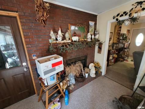 1133 West Boone Street Salem IL 62881