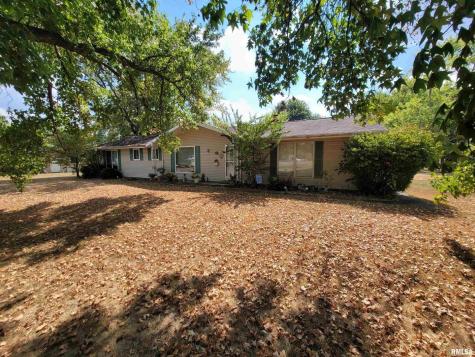 1133 West Boone Street Salem IL 62881
