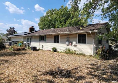 1133 West Boone Street Salem IL 62881