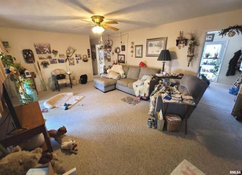 1133 West Boone Street Salem IL 62881
