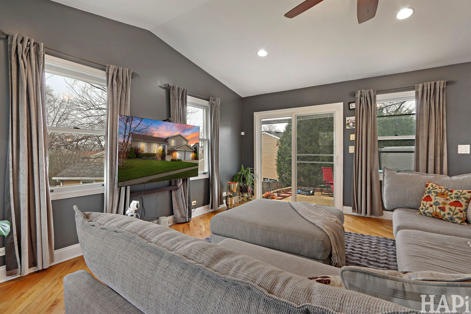 725 Buffalo Circle Carol Stream IL 60188