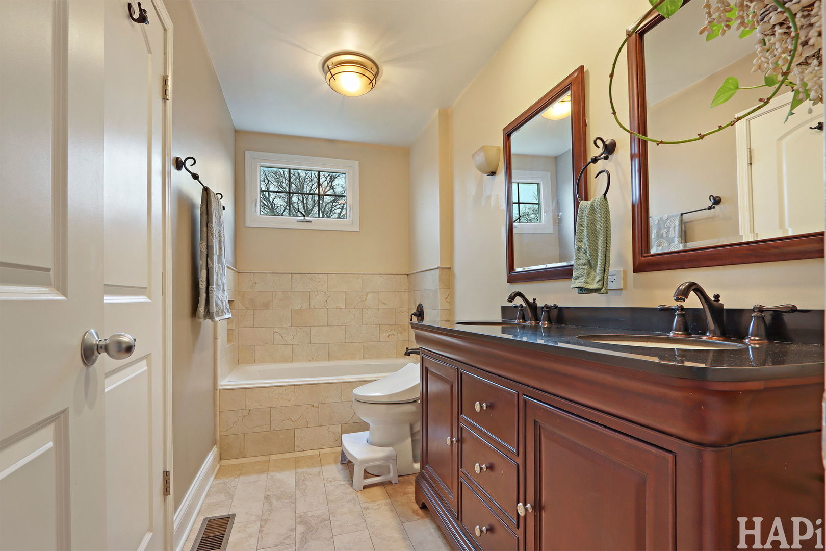 725 Buffalo Circle Carol Stream IL 60188