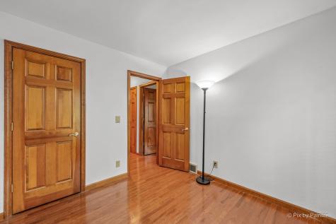 655 Oakview Drive Algonquin IL 60102