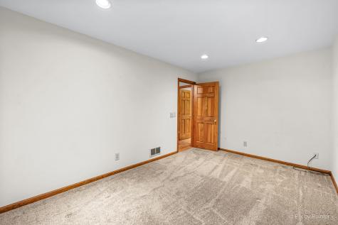 655 Oakview Drive Algonquin IL 60102