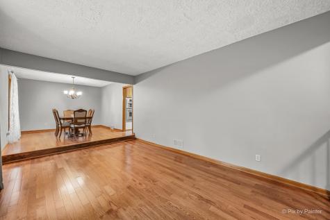 655 Oakview Drive Algonquin IL 60102