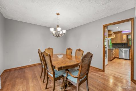 655 Oakview Drive Algonquin IL 60102