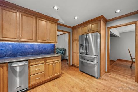 655 Oakview Drive Algonquin IL 60102