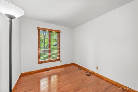 655 Oakview Drive Algonquin IL 60102