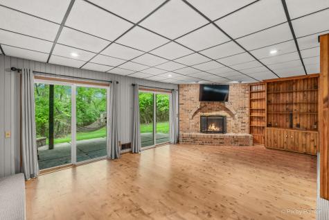 655 Oakview Drive Algonquin IL 60102