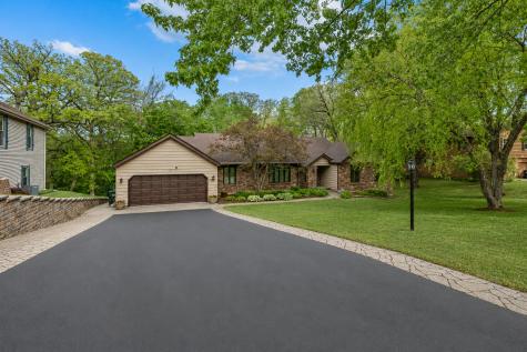 655 Oakview Drive Algonquin IL 60102