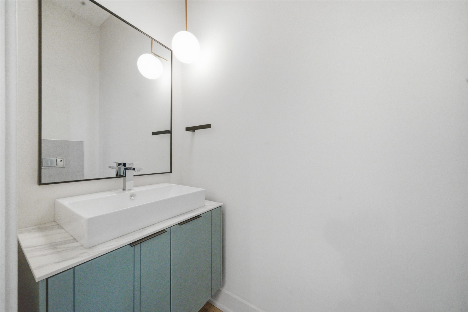 4232 West Belmont Avenue Chicago IL 60641