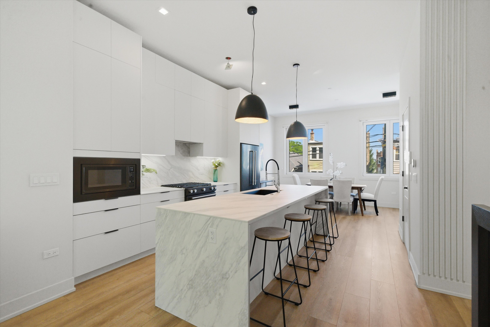 4232 West Belmont Avenue Chicago IL 60641