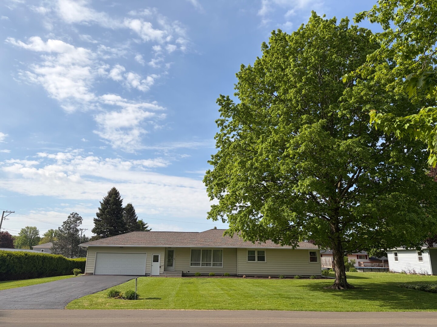 917 Sunset Avenue Earlville IL 60518