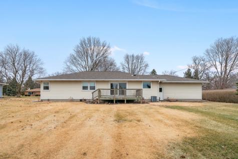 917 Sunset Avenue Earlville IL 60518