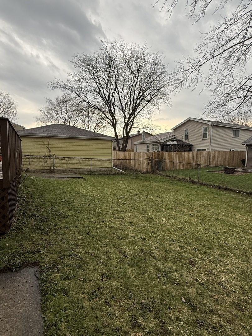 252 Yellow Pine Drive Bolingbrook IL 60440