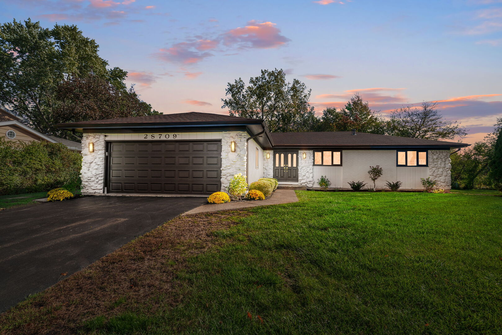 2S709 Avenue Chateaux Drive Oak Brook IL 60523