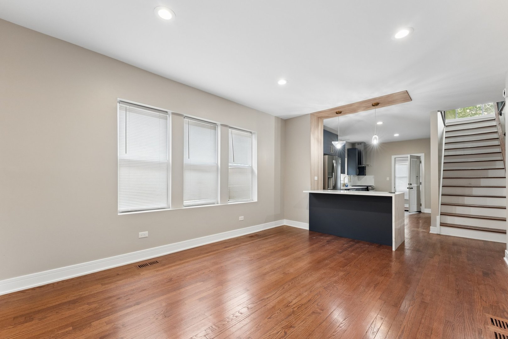 8015 South Paxton Avenue Chicago IL 60617