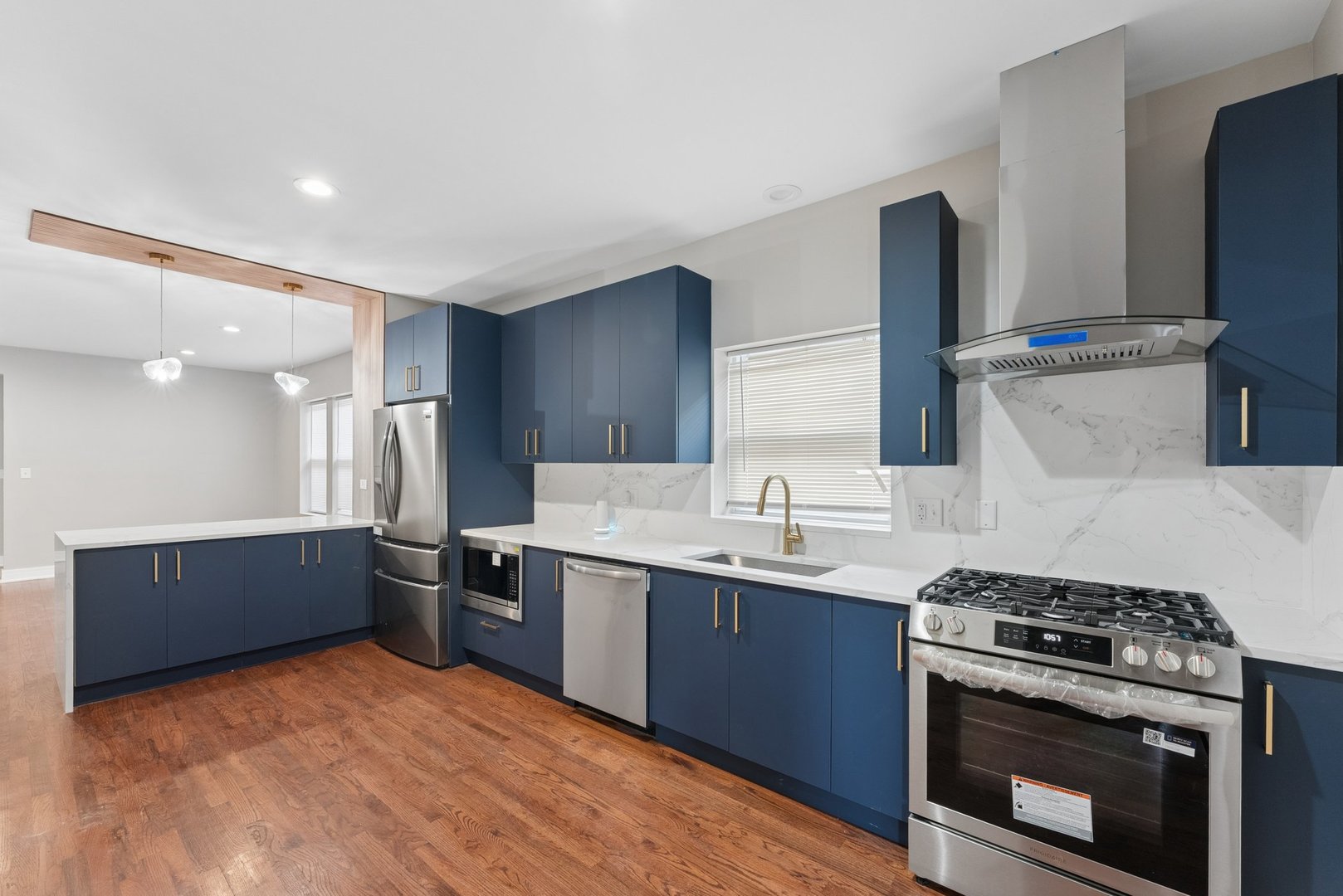 8015 South Paxton Avenue Chicago IL 60617