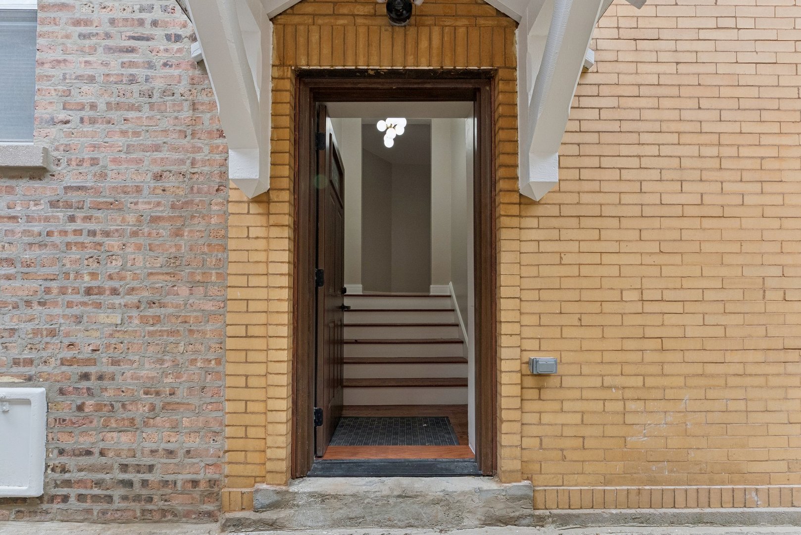 8015 South Paxton Avenue Chicago IL 60617