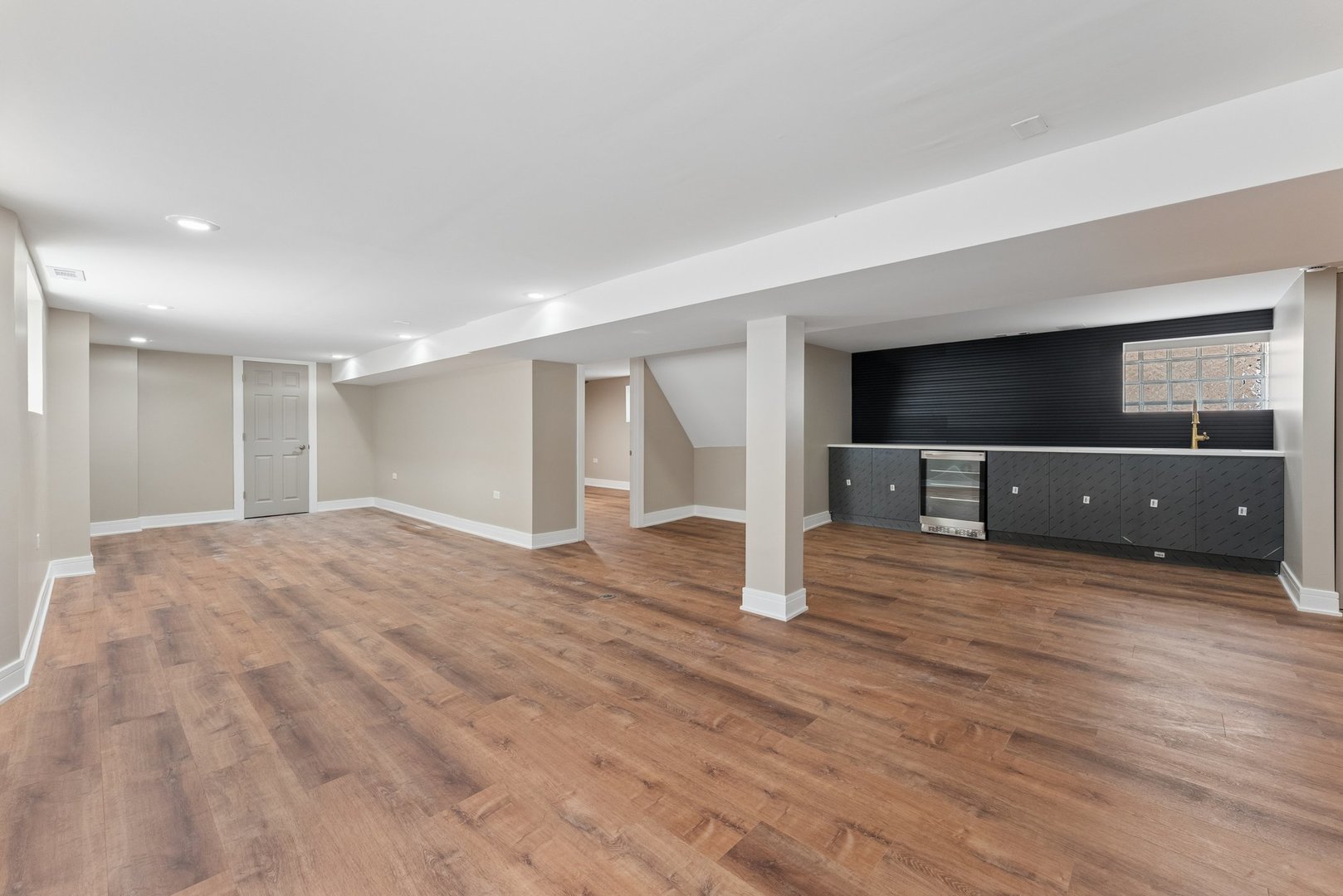 8015 South Paxton Avenue Chicago IL 60617