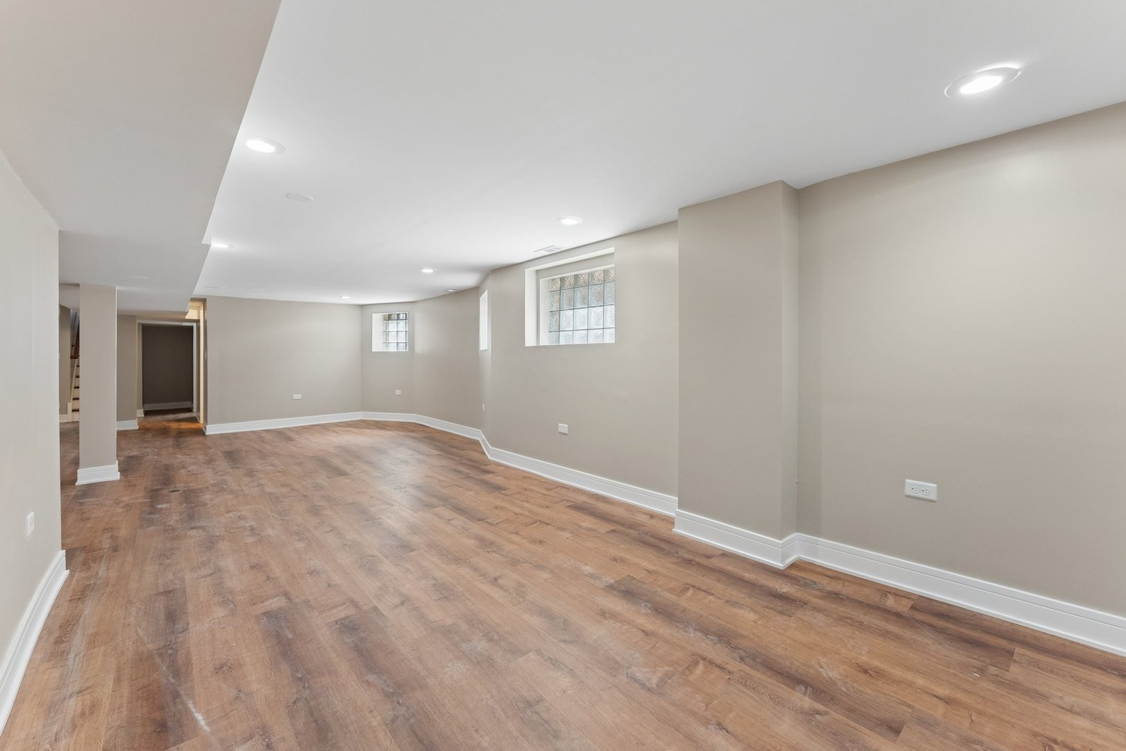 8015 South Paxton Avenue Chicago IL 60617