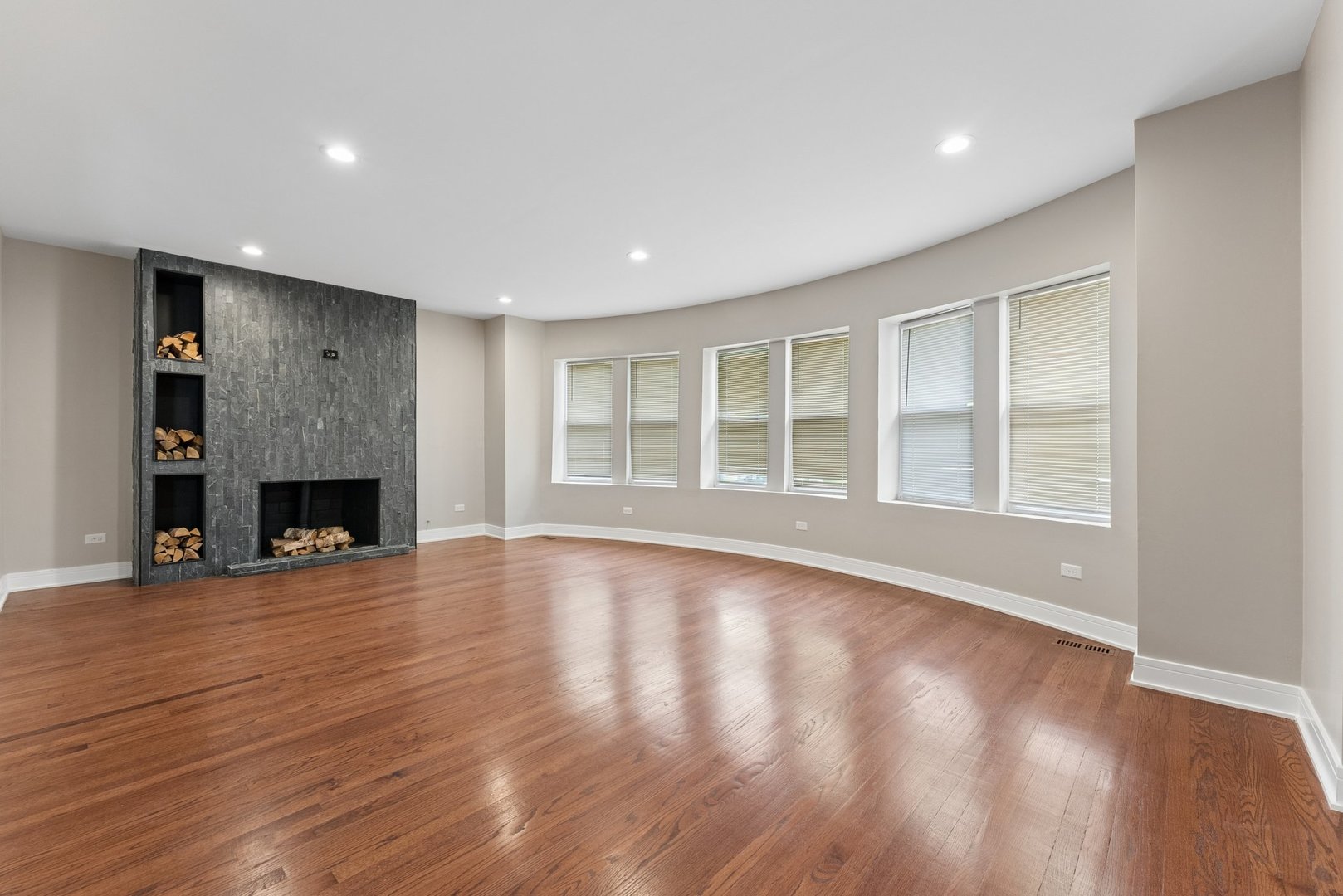 8015 South Paxton Avenue Chicago IL 60617