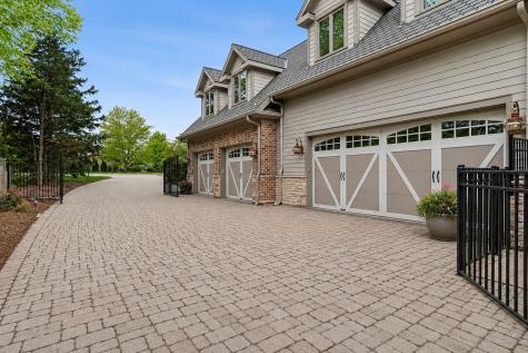 805 North Arlington Heights Road Itasca IL 60143