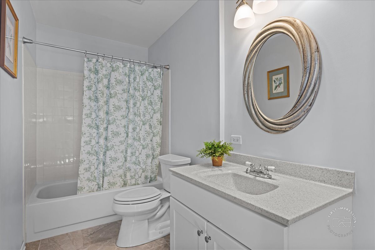 2138 Derby Court Wheaton IL 60189