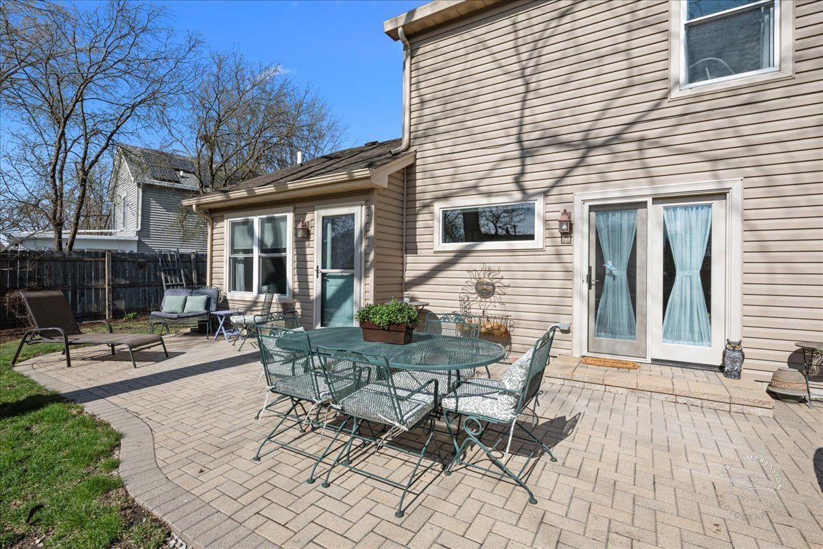 2138 Derby Court Wheaton IL 60189