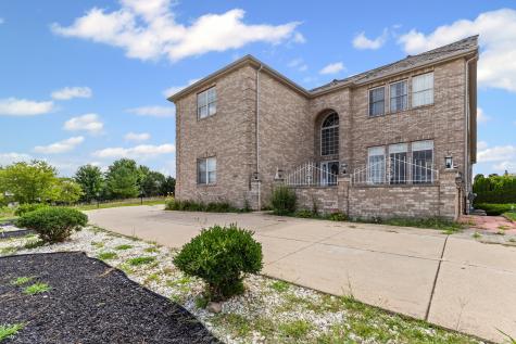 8303 Appaloosa Lane Spring Grove IL 60081