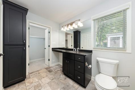 1126 Kings Point Court Naperville IL 60563