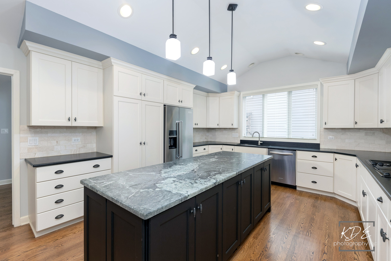 1126 Kings Point Court Naperville IL 60563