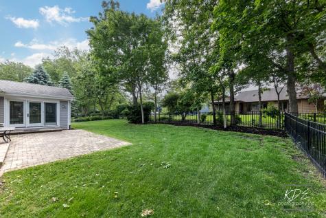 1126 Kings Point Court Naperville IL 60563
