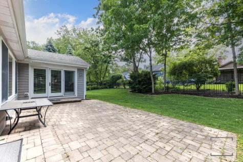 1126 Kings Point Court Naperville IL 60563