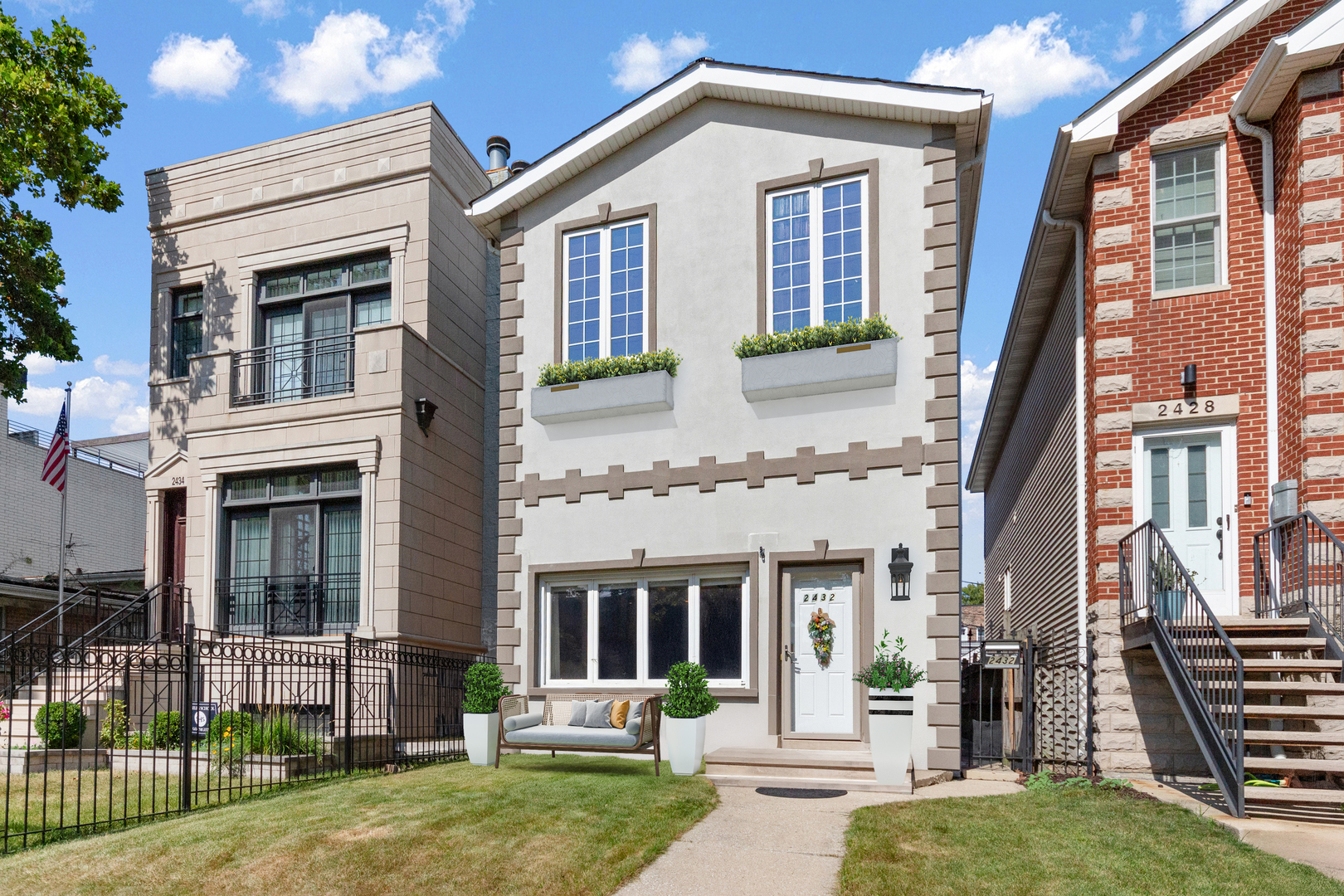 2432 West Ohio Street Chicago IL 60612