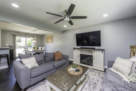 2308 Carriage Lane Lindenhurst IL 60046