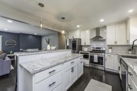 2308 Carriage Lane Lindenhurst IL 60046