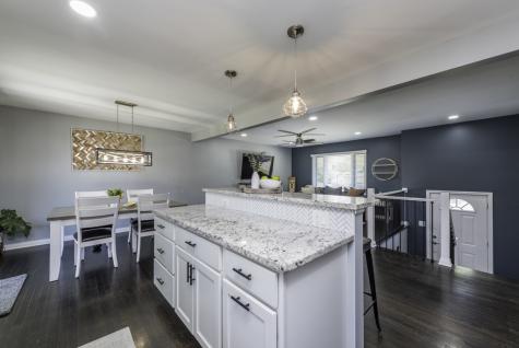 2308 Carriage Lane Lindenhurst IL 60046