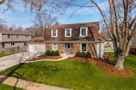 208 South Birchwood Drive Naperville IL 60540